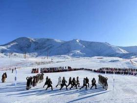 中国日报网评：推动冰雪运动发展，积极建设体育强国