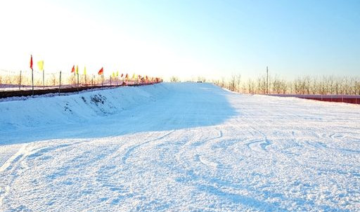 滑雪场建设