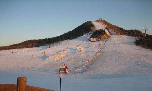 河北张家口塞北滑雪场