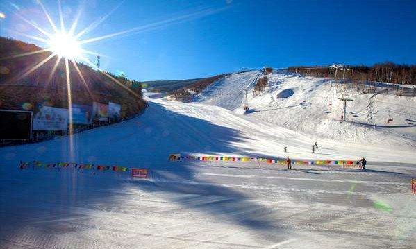 河北承德元宝山滑雪场