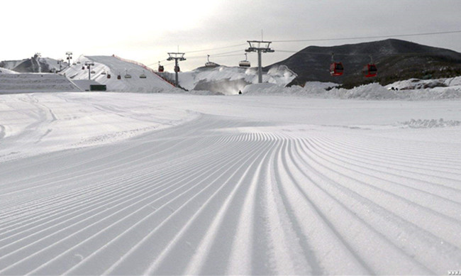 新疆乌鲁木齐蓝天滑雪场