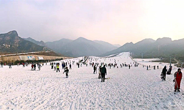 北京延庆八达岭滑雪场