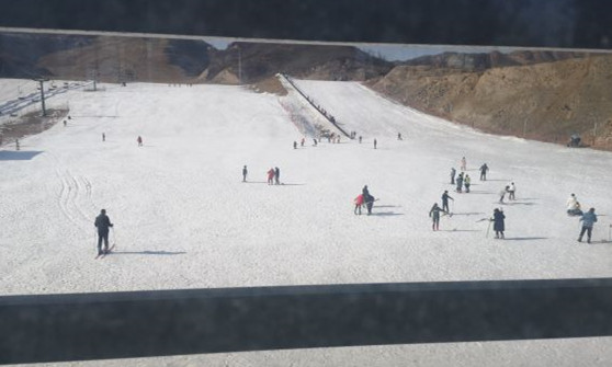 河北石家庄平山西柏坡温泉滑雪场