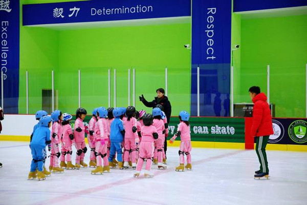 “筑梦冰雪百节大师课进校园”公益活动在京启航3