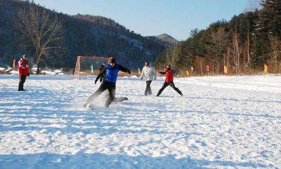 首届冰雪嘉年华运动会在黑龙江大庆市举办