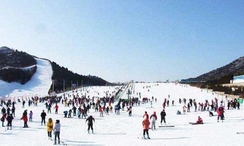 室内滑雪场建设需要制冰机吗