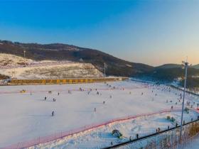 浙江安吉滑雪场是人造雪吗？