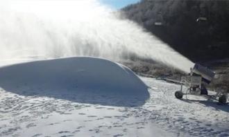 高温造雪机助力滑雪场