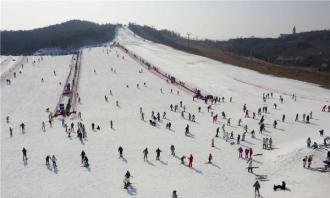 滑雪场所安全管理体系建设